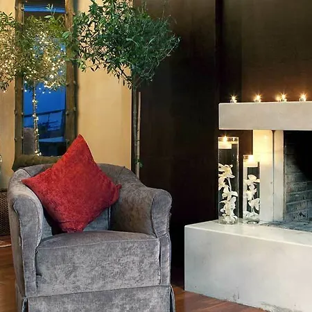 Nepheli Hotel 4*